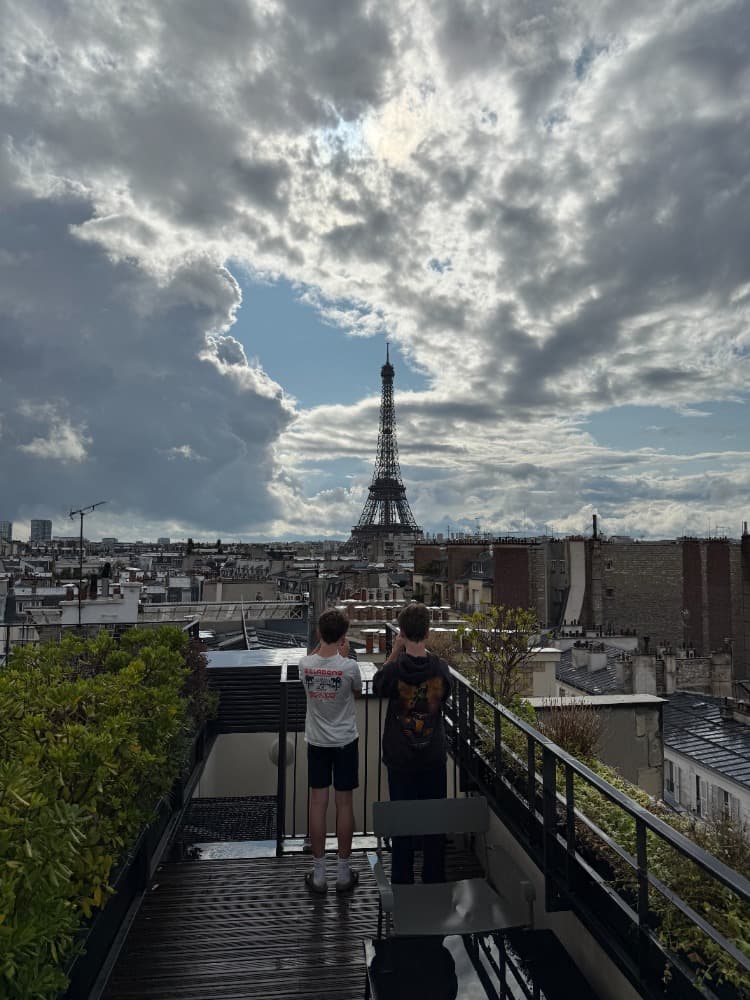 The twins overlooking Paris
